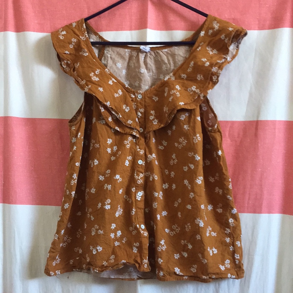 Flowy, flower print blouse!